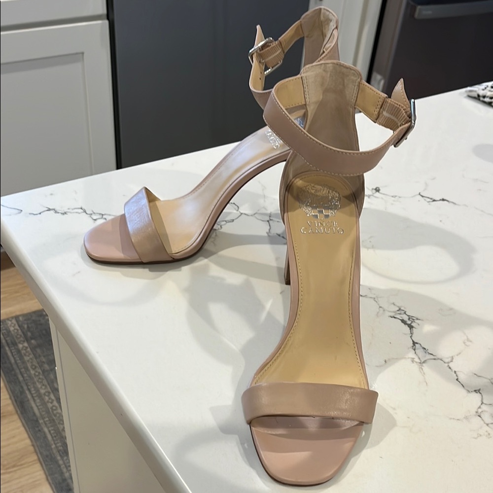 Vince Camuto nude Heels